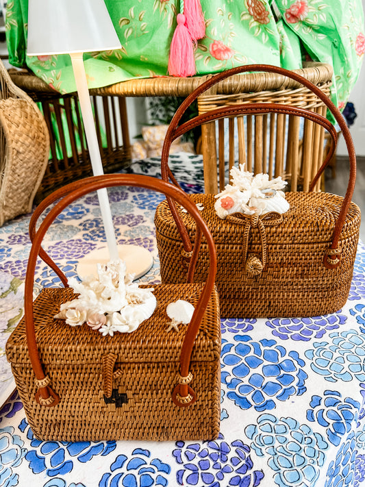 Seashell handbags by Designs by Kathryn Kelley Perkins - Coastal Brahmin